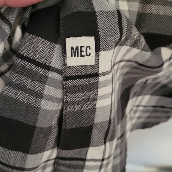 MEC Organic Cotton Button Down Long Sleeve Flannel - Picture 3 of 5